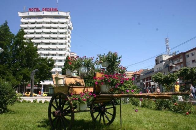 Hotel Decebal Bákó Kültér fotó